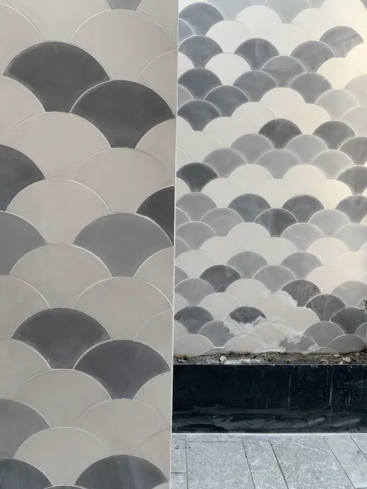 Azulejo de escamas en tonos grises